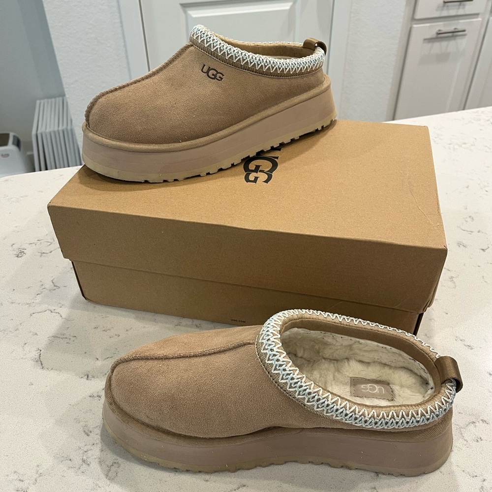 UGG Women's Platform Slippers- 9